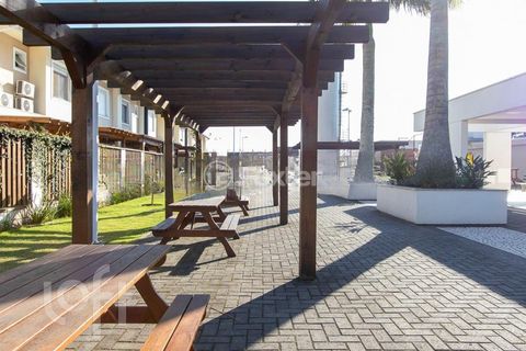 Image 15 - 304043