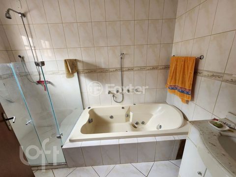 Image 3 - 304107