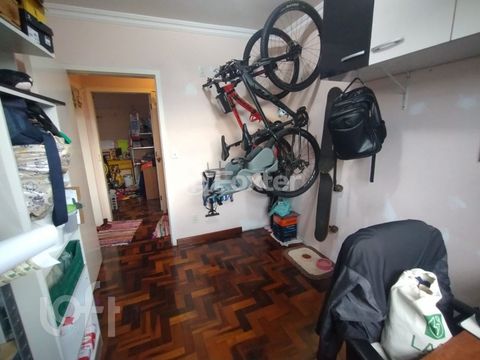 Image 10 - 304453