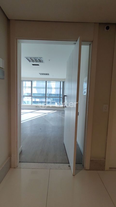 Image 8 - 304592