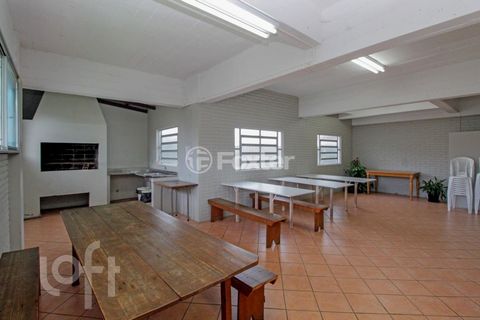 Image 17 - 304794