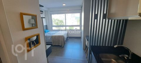 Image 1 - 304981