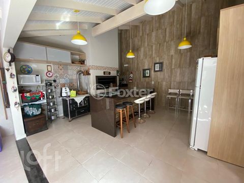 Image 8 - 305320