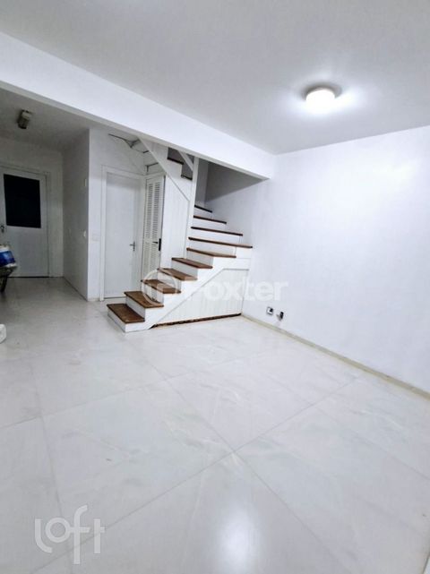 Image 6 - 305327