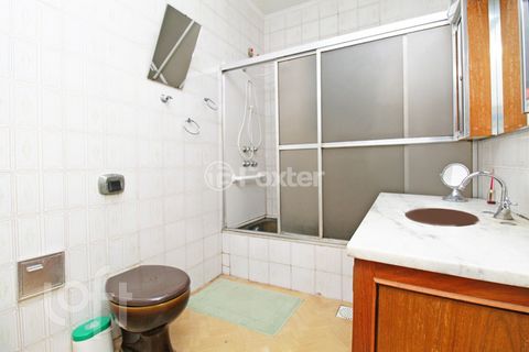 Image 19 - 305374