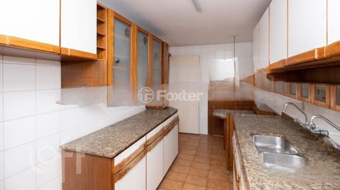 Image 9 - 305578