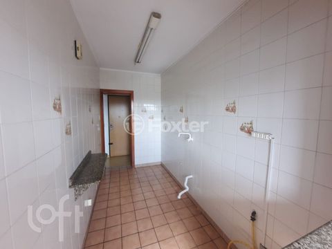 Image 8 - 305646