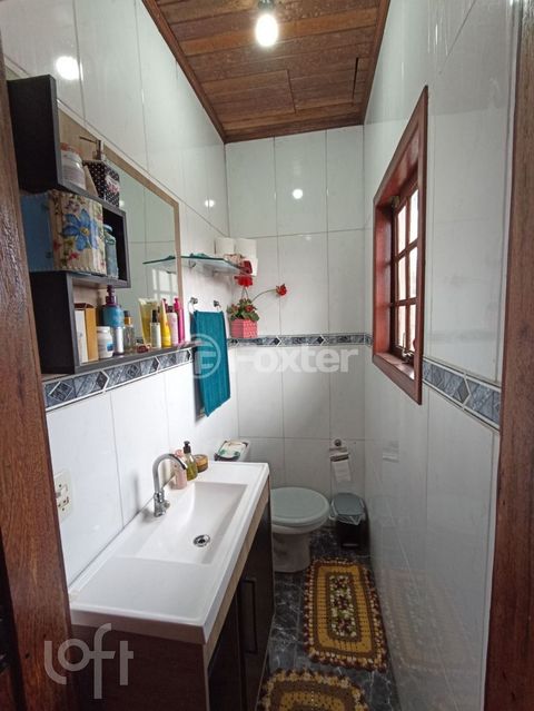 Image 19 - 305650