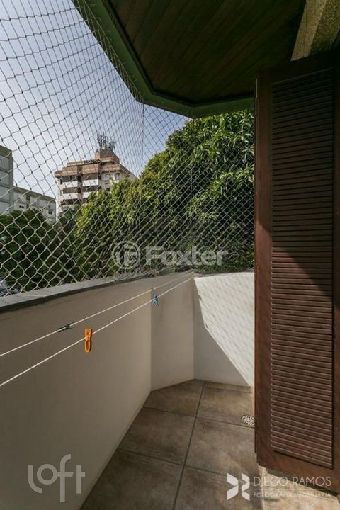Image 8 - 305703
