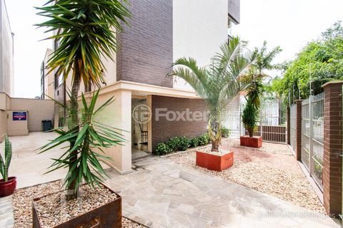 Image 8 - 305740