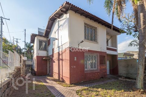 Image 17 - 305811