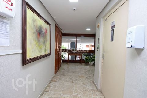 Image 12 - 305871