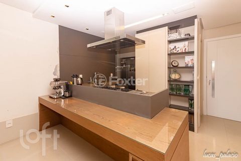Image 11 - 306146