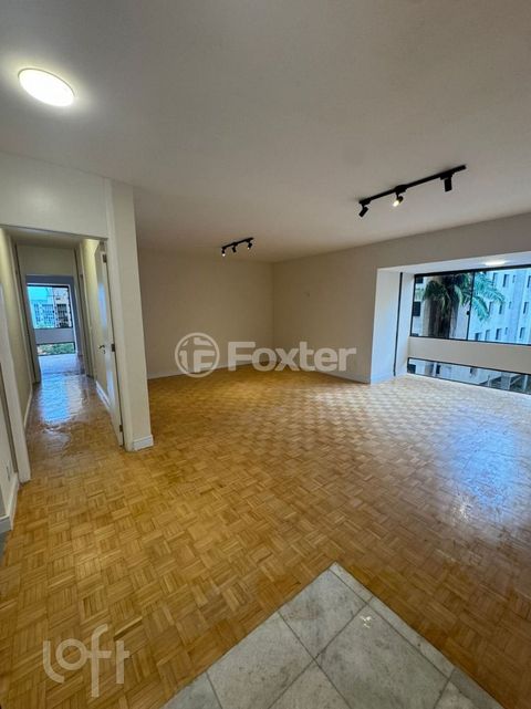 Image 17 - 306956