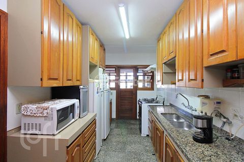 Image 12 - 308322