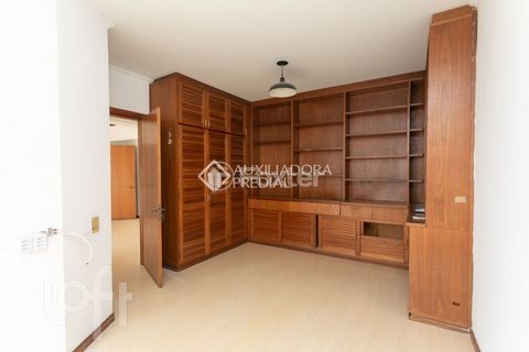 Image 17 - 309103