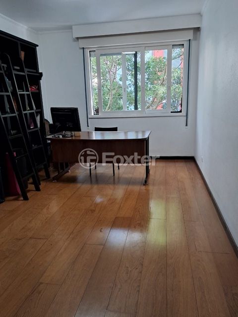 Image 10 - 315844