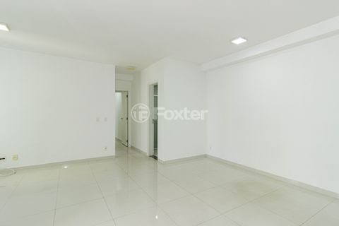 Image 11 - 319720