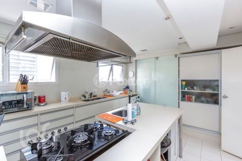 Image 19 - 323794