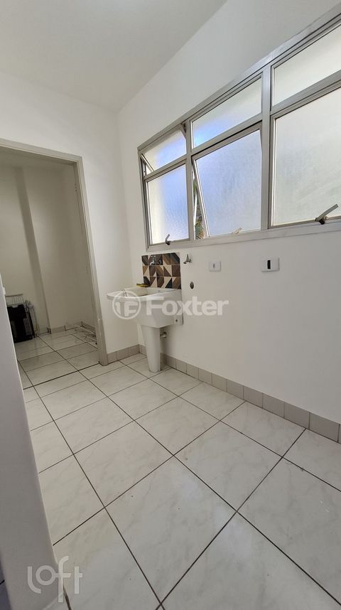 Image 16 - 325417