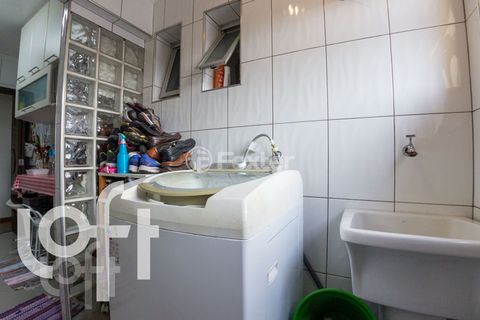 Image 15 - 325687
