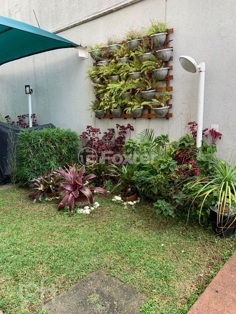 Image 10 - 327030