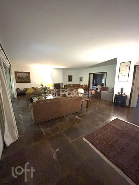 Image 3 - 328533