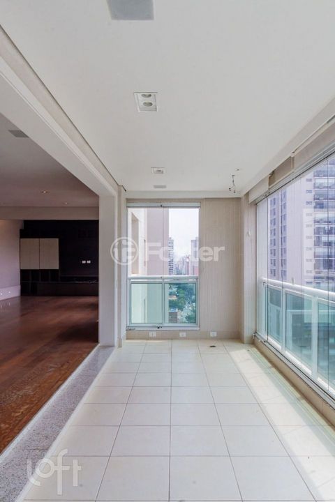 Image 3 - 329333