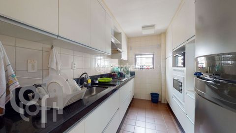 Image 10 - 329566