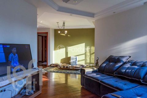 Image 19 - 329715