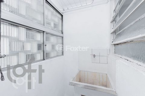 Image 18 - 329738