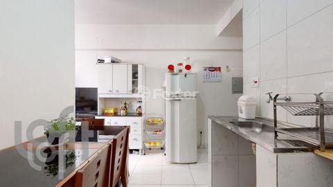 Image 17 - 329832