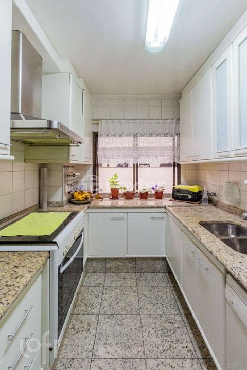 Image 11 - 333371