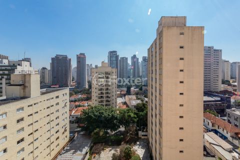 Image 11 - 335640