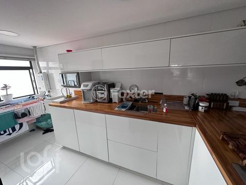 Image 7 - 337093