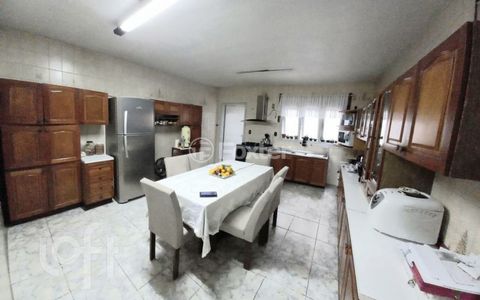 Image 5 - 371084
