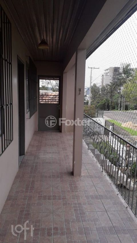 Image 13 - 372585