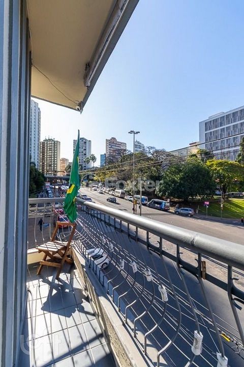 Image 18 - 372831