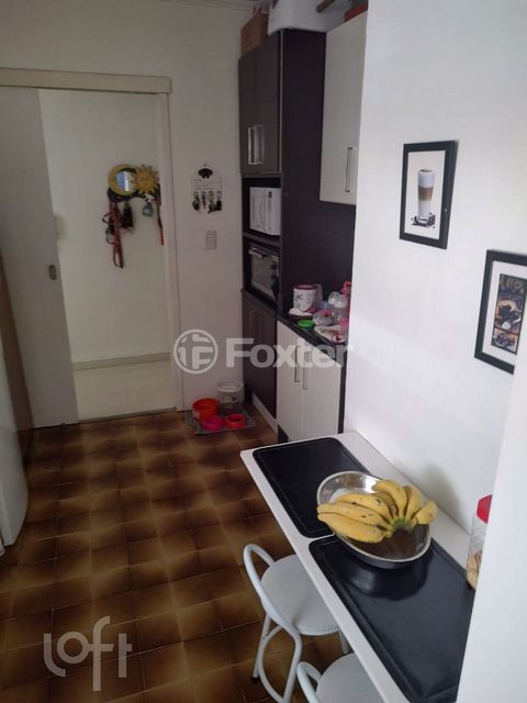 Image 10 - 373434