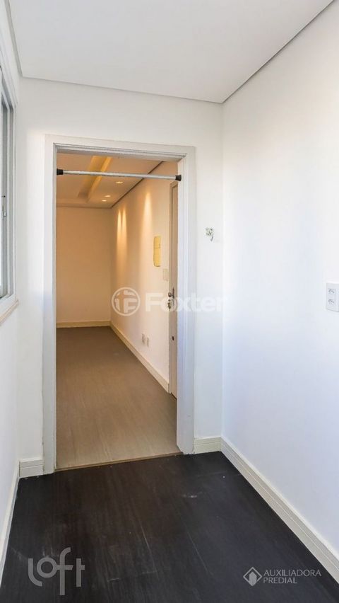 Image 3 - 377161