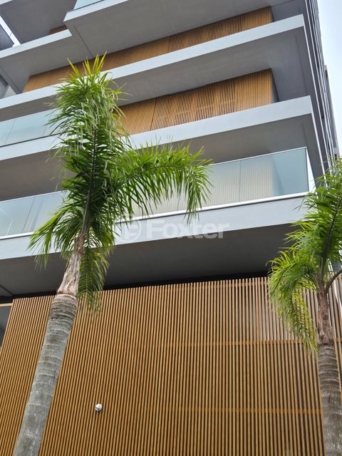 Image 10 - 378583