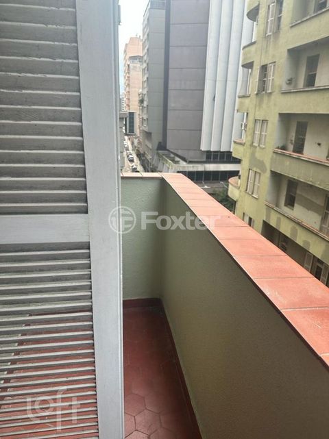 Image 6 - 378935
