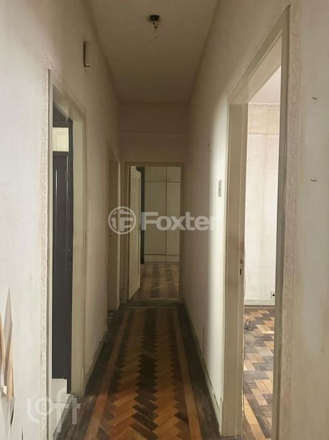 Image 10 - 378935