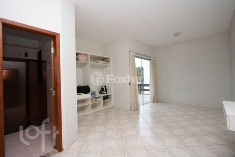 Image 17 - 379058