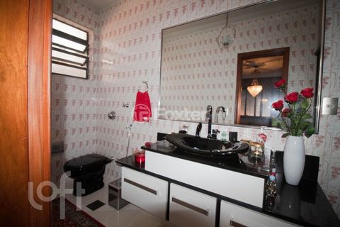Image 19 - 395350