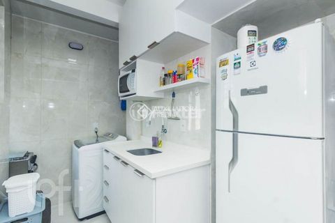 Image 7 - 404233