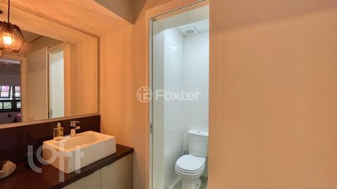 Image 19 - 404900
