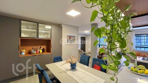 Image 15 - 404900
