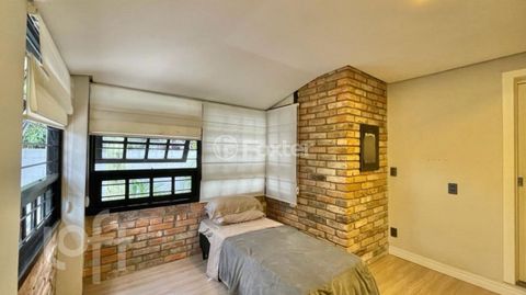 Image 17 - 404900