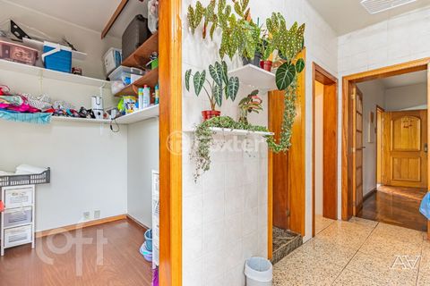 Image 17 - 436835